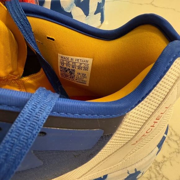 Adidas NWT D.O.N. Issue #4 'McDonald's All-American' - Picture 3 of 9